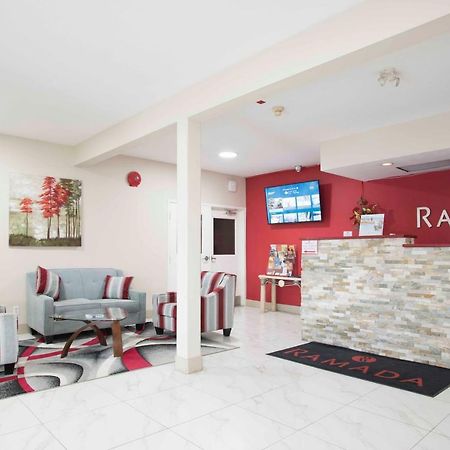 Ramada Limited 100 Mile House Hotell Exteriör bild