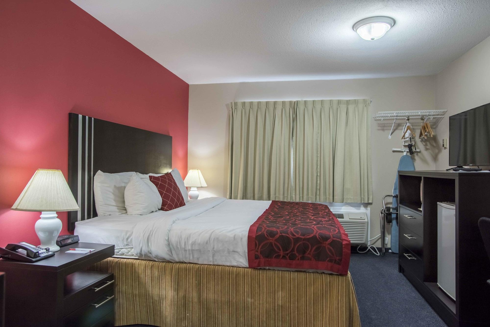 Ramada Limited 100 Mile House Hotell Exteriör bild