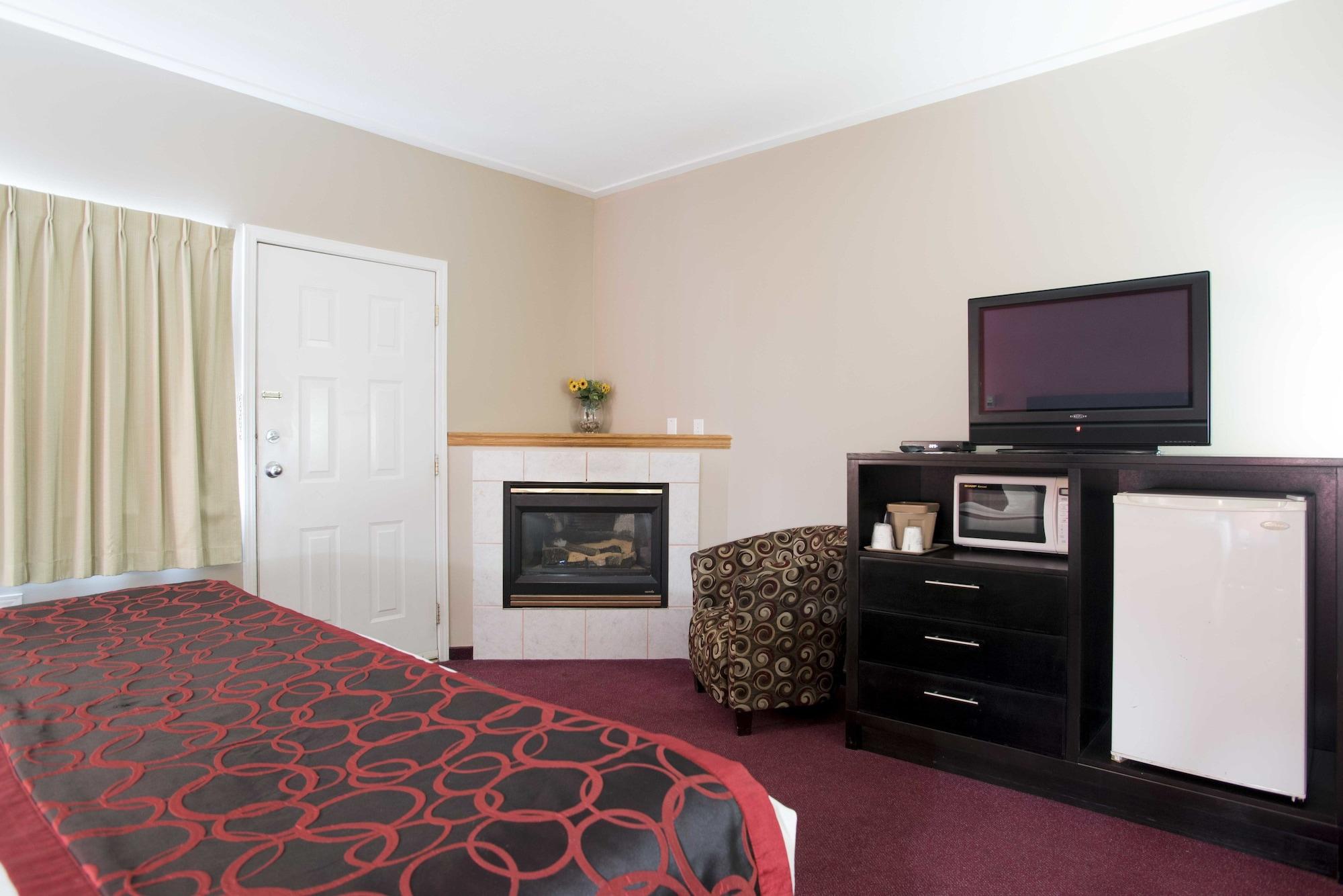 Ramada Limited 100 Mile House Hotell Exteriör bild