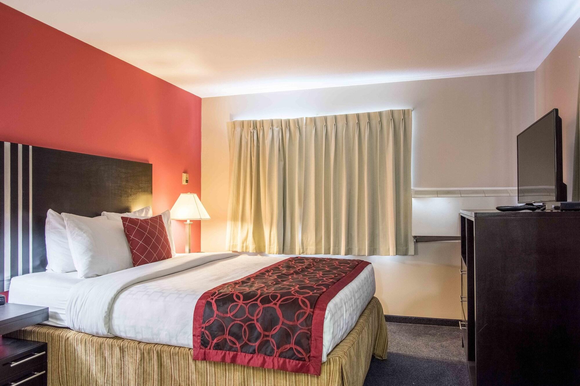 Ramada Limited 100 Mile House Hotell Exteriör bild