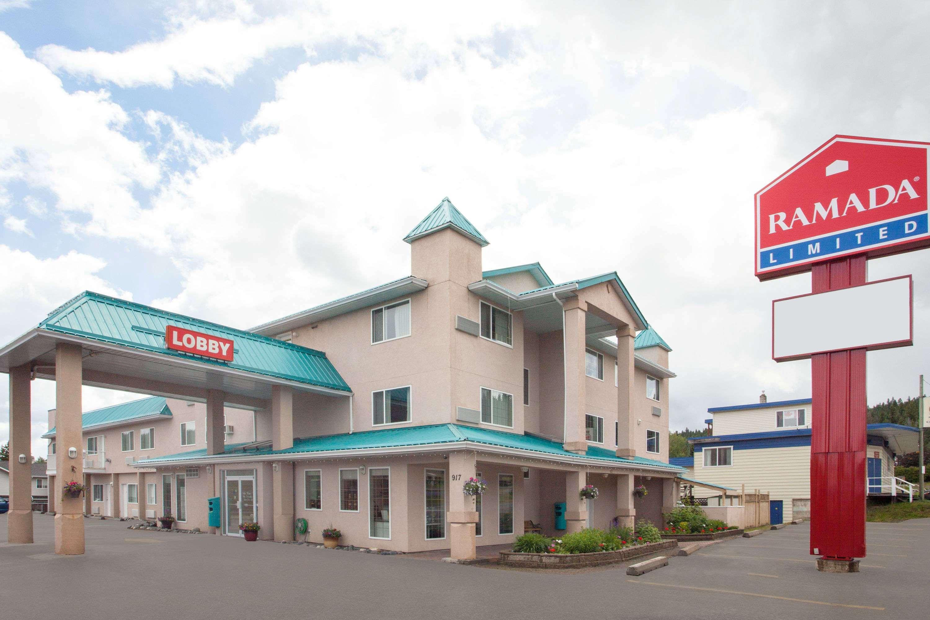 Ramada Limited 100 Mile House Hotell Exteriör bild