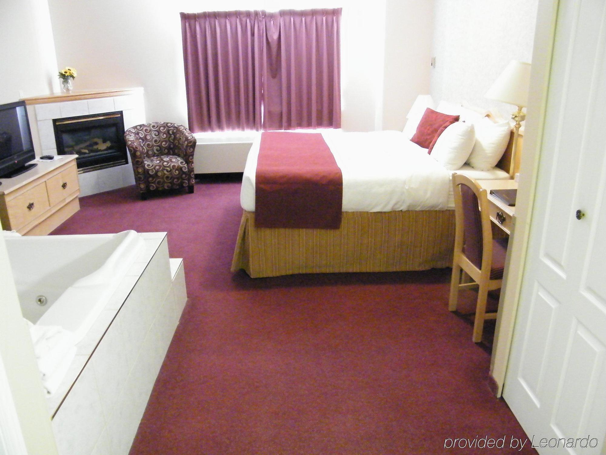 Ramada Limited 100 Mile House Hotell Exteriör bild